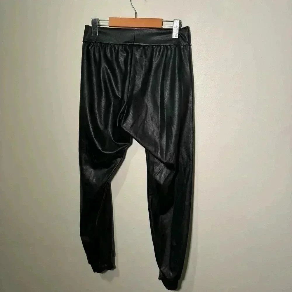 Commando faux leather jogger in black S - Picture 9 of 11